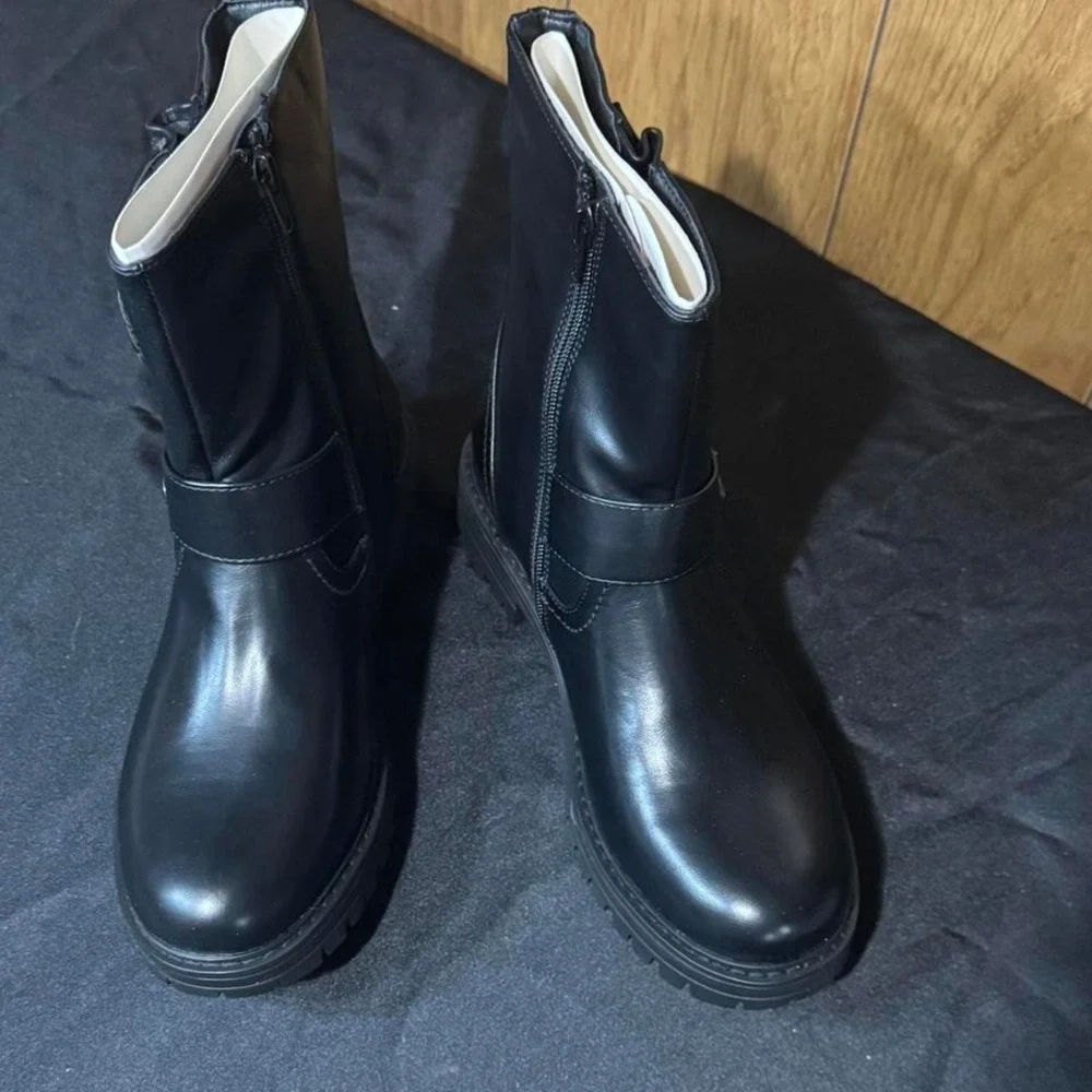 Black faux leather ankle boots with buckles Size 9.5 Womens NEW‎
